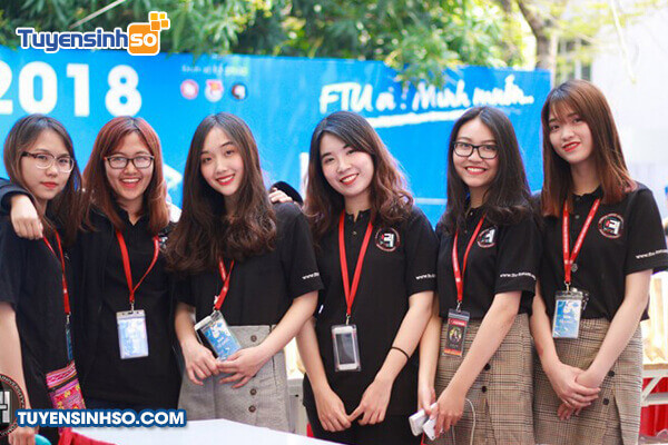 Cổng vào trường Đại học Ngoại thương Cơ sở TP.HCM