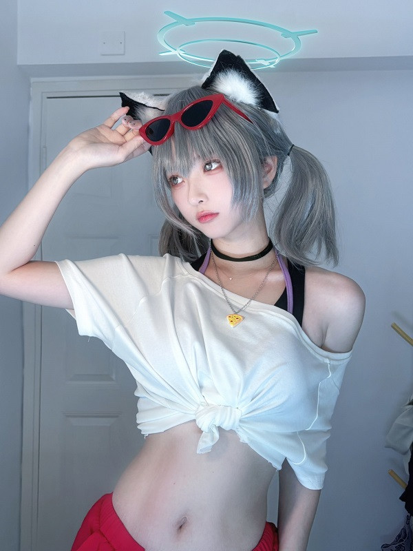 Coser tái hiện vẻ đẹp bí ẩn và mạnh mẽ của Shiroko