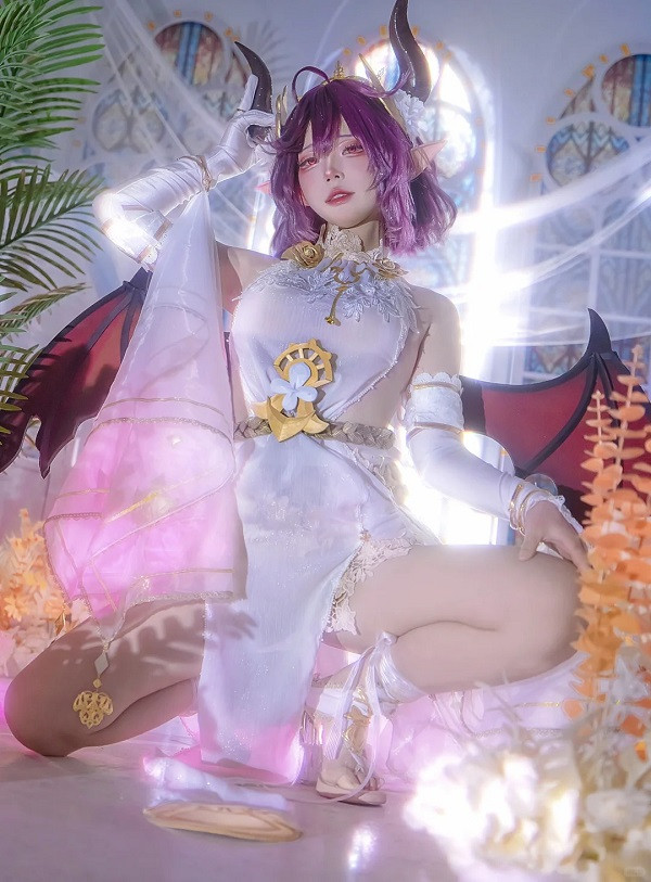 Cosplay nhân vật anime nổi tiếng với phong cách sexy