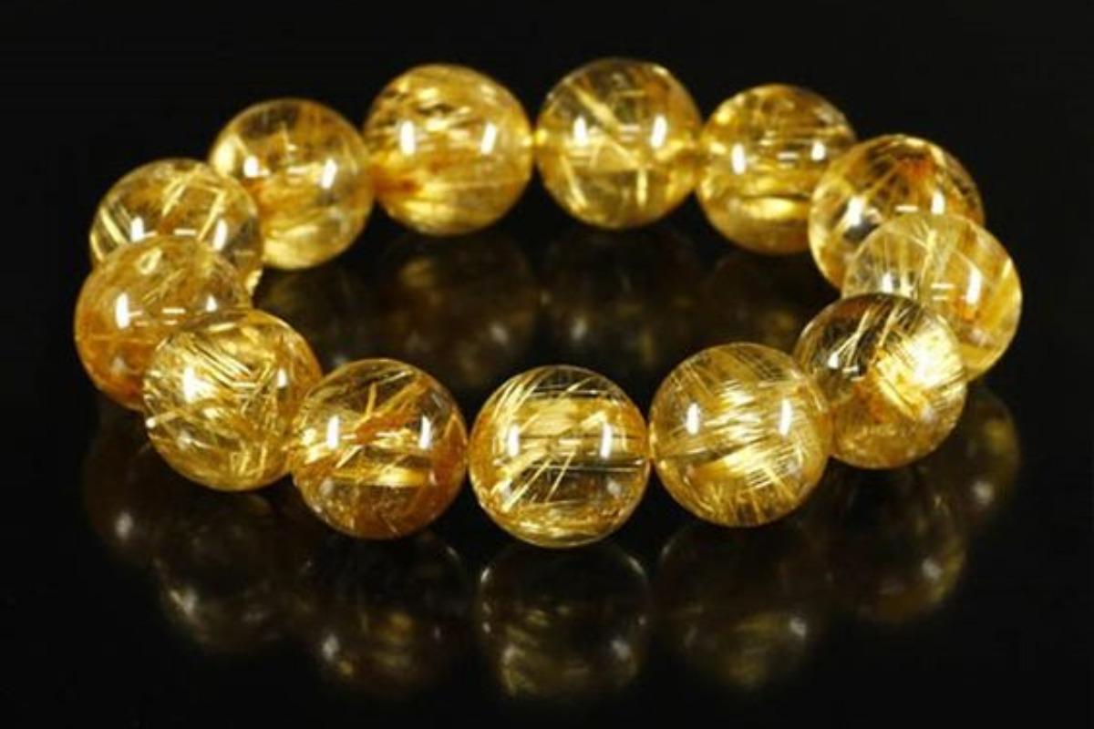 Các loại đá thạch anh tím, hồng, đỏ là màu tương sinh cho mệnh Thổ