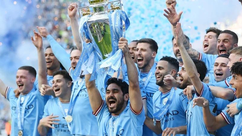 Đội bóng Manchester City ăn mừng chiếc cúp vô địch UEFA Champions League 2023