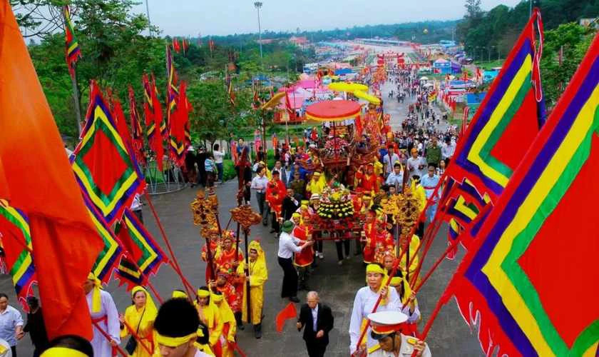 Dòng người hành hương về Đền Hùng trong dịp Giỗ Tổ