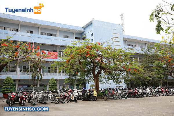 Giảng đường hiện đại tại HCE nơi sinh viên học tập