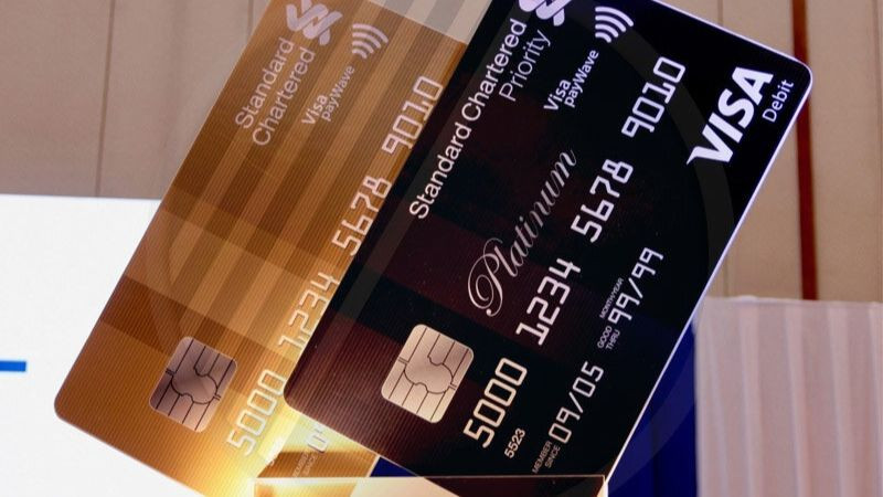 Giao dịch tại máy ATM bằng thẻ ghi nợ