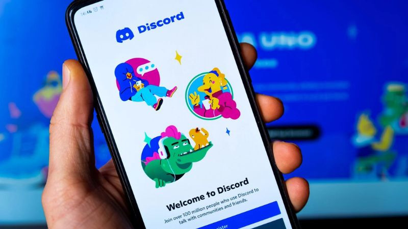 Giao diện Discord với logo và các kênh trò chuyện