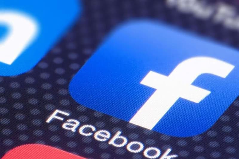 Giao diện tổng quan của mạng xã hội Facebook, minh họa các tính năng kết nối và chia sẻ thông tin.