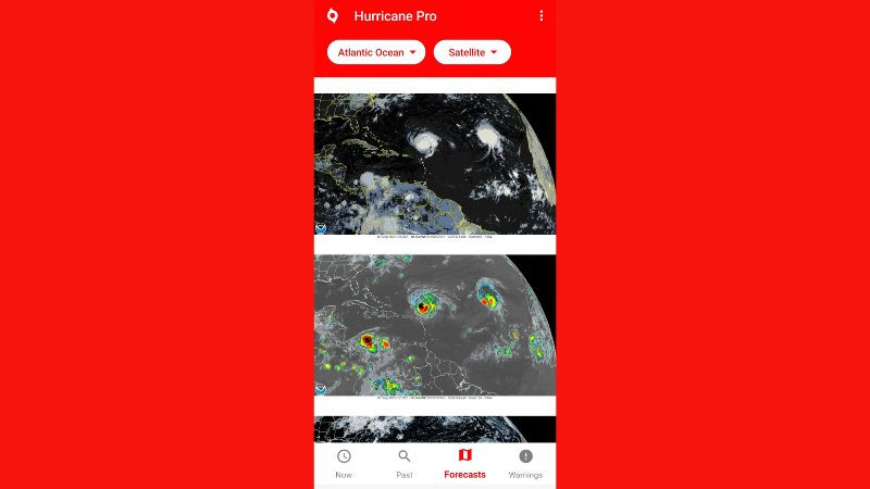 Giao diện ứng dụng My Hurricane Tracker hiển thị đường đi dự kiến của bão