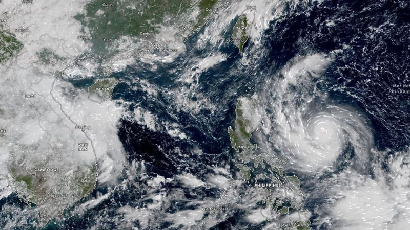 Giao diện ứng dụng Storm Radar với nhiều lớp thông tin thời tiết