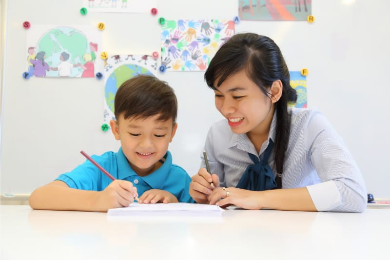 Hướng dẫn đổi mới phương pháp dạy học hiệu quả Giáo viên làm việc riêng với một học sinh