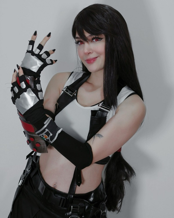 Chiêm Ngưỡng Bộ Ảnh Cosplay Tifa Lockhart Tuyệt Đẹp Góc chụp cận mặt đầy cuốn hút của cosplayer Tifa.