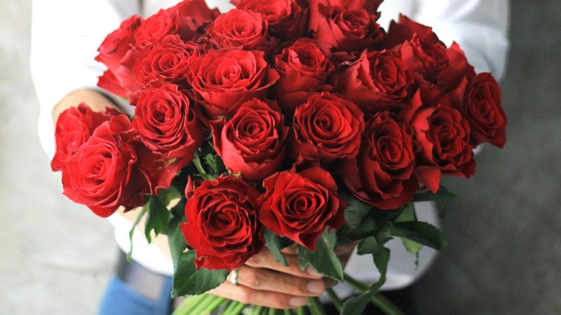 Gợi ý các món quà phổ biến và ý nghĩa dành tặng nửa kia trong ngày Lễ Tình Nhân