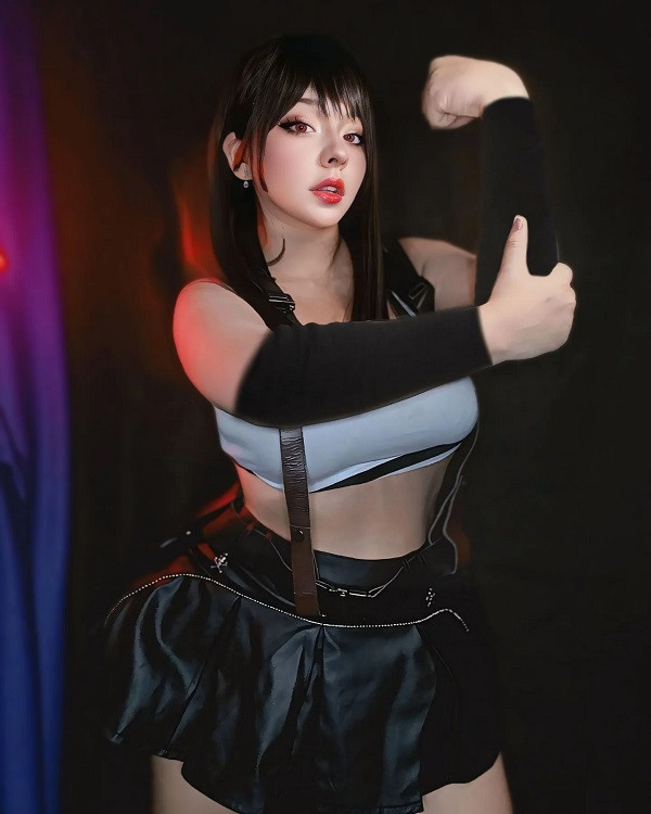 Chiêm Ngưỡng Bộ Ảnh Cosplay Tifa Lockhart Tuyệt Đẹp Gương mặt góc cạnh và biểu cảm đỉnh cao của cosplayer Tifa.