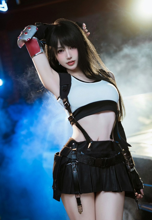 Chiêm Ngưỡng Bộ Ảnh Cosplay Tifa Lockhart Tuyệt Đẹp Gương mặt lạnh lùng khiến fan Final Fantasy mê mẩn.