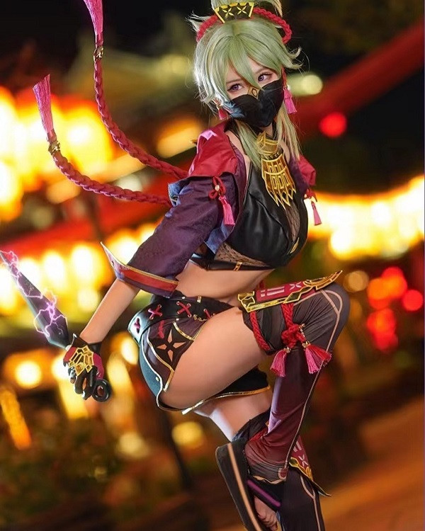 Gương mặt thần thái lạnh lùng của cosplayer Kuki Shinobu