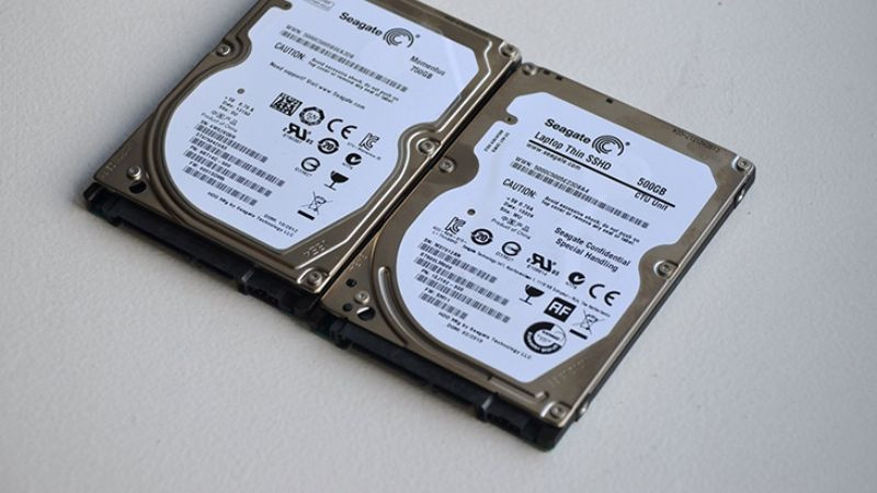 Hạn chế của ổ cứng HDD: tốc độ truy xuất dữ liệu chậm và dễ hư hỏng do va đập
