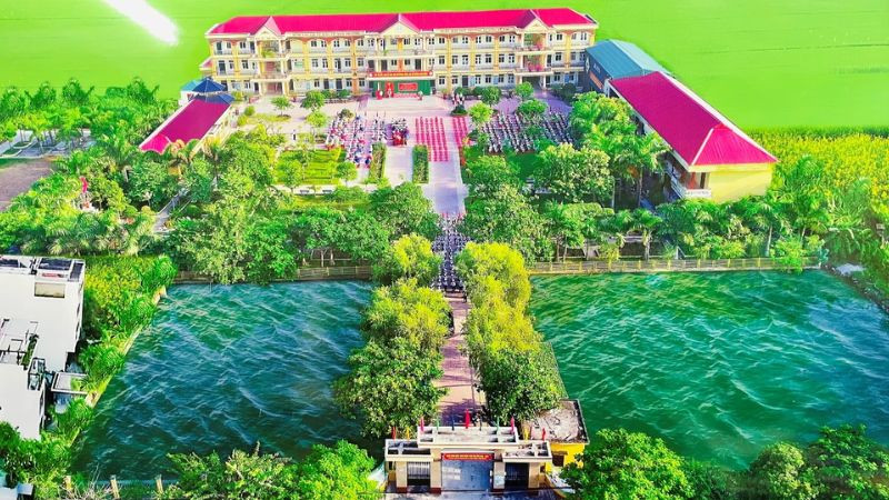 Hành lang trường học với tủ đồ cá nhân của học sinh