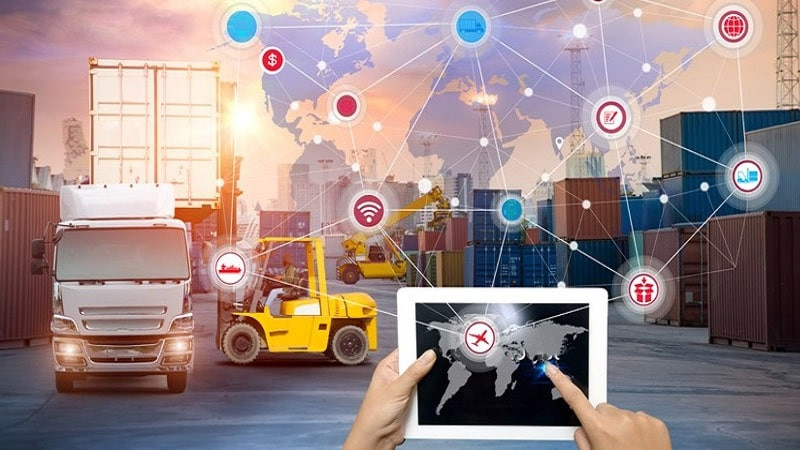 Hệ thống cảm biến và camera IoT giúp quản lý môi trường canh tác và theo dõi vật nuôi trong nông nghiệp thông minh