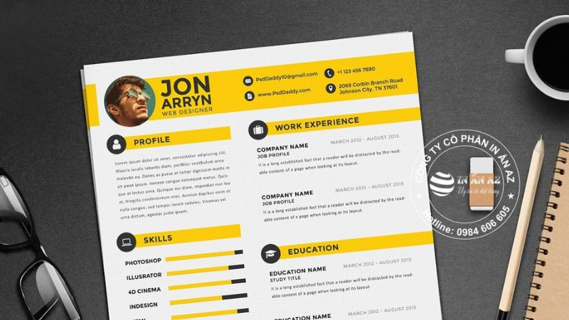 Hình ảnh bảng màu và bút vẽ, tượng trưng cho việc đầu tư vào thiết kế và hình ảnh cho Profile chuyên nghiệp.