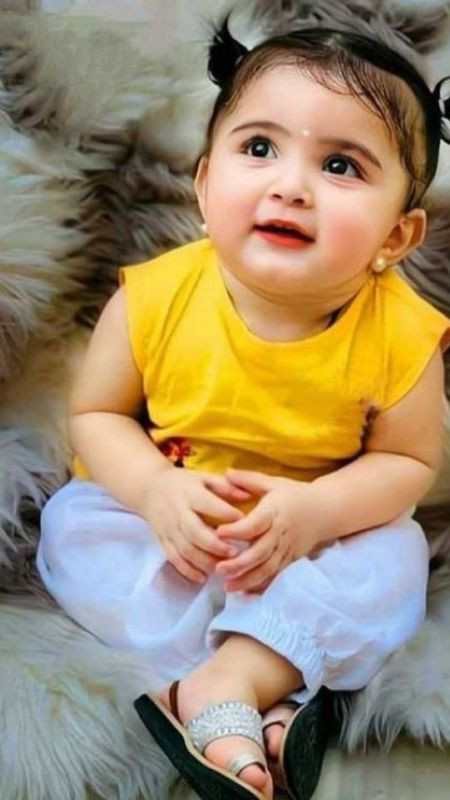 Hình ảnh bé yêu chu môi hờn dỗi đáng yêu