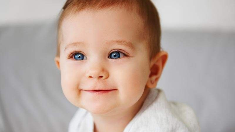 Hình ảnh bé yêu cười tươi chất lượng 4K