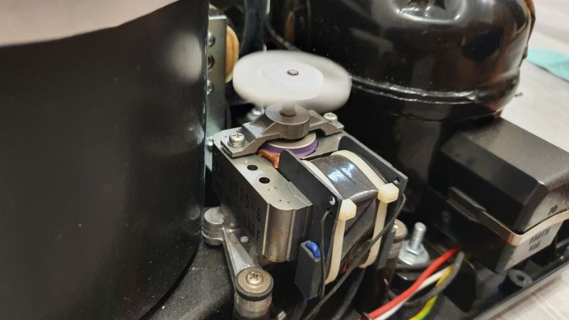 Hình ảnh các loại động cơ điện công nghiệp, chịu ảnh hưởng bởi tần số hoạt động (50Hz hoặc 60Hz)