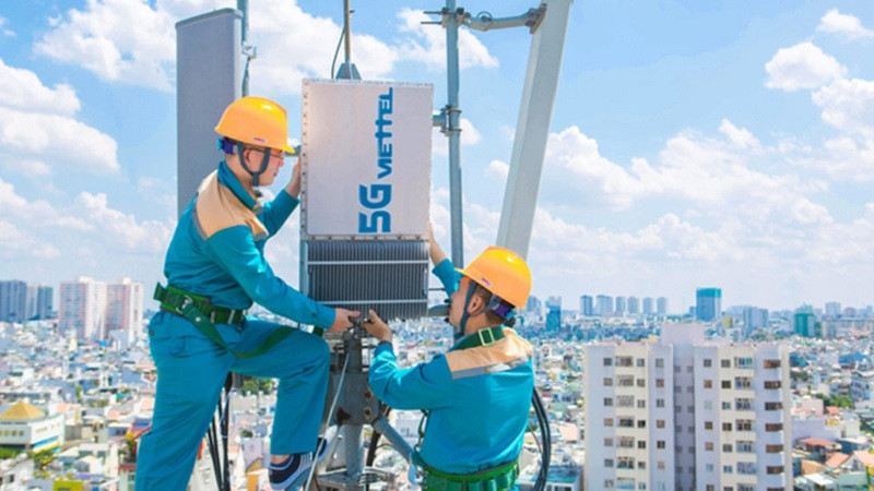 Hình ảnh các trạm phát sóng 5G đang được triển khai tại Việt Nam bởi các nhà mạng lớn