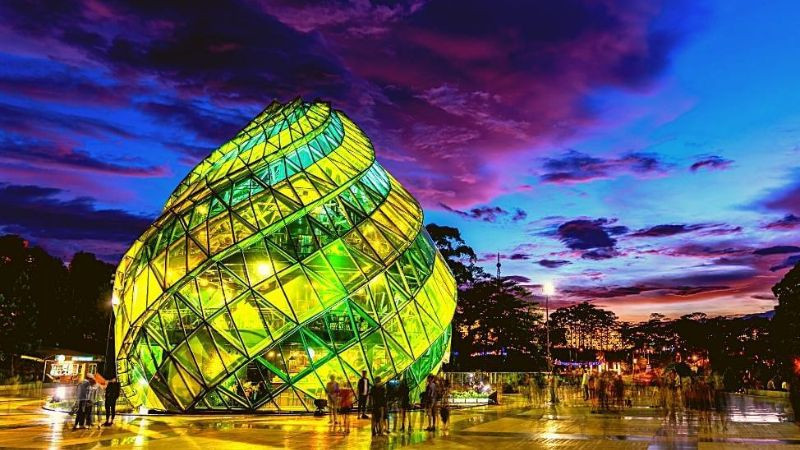 Hình ảnh Đà Lạt: quán cà phê sáng đèn về đêm