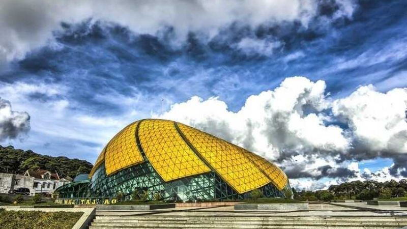 Hình ảnh Đà Lạt: Quảng trường Lâm Viên lung linh ánh đèn đêm