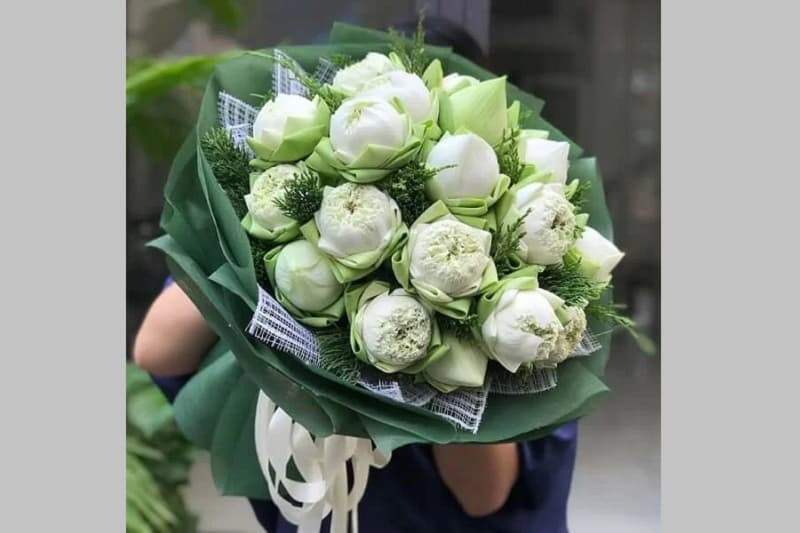 Hình ảnh đóa hoa sen hồng nở rộ trên hồ