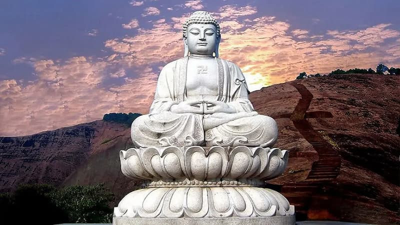 Hình ảnh Đức Phật A Di Đà với trang phục và sắc diện khác biệt