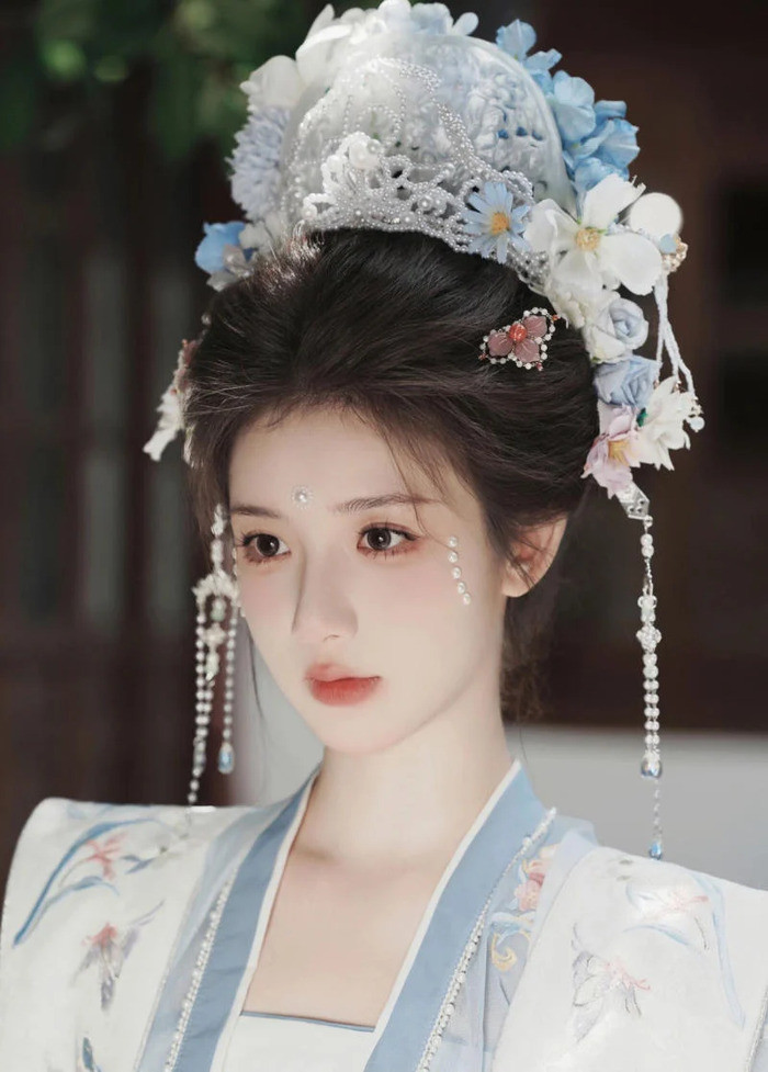 Hình ảnh gái đẹp TikTok trong trang phục cổ trang