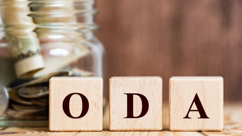 Hình ảnh minh họa các thách thức hoặc rủi ro khi sử dụng vốn ODA, có thể liên quan đến nợ hoặc quản lý