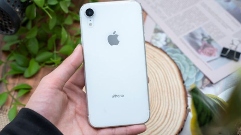 Hình ảnh minh họa cho phần Câu hỏi thường gặp (FAQs) về Sale Model iPhone và thông tin thiết bị