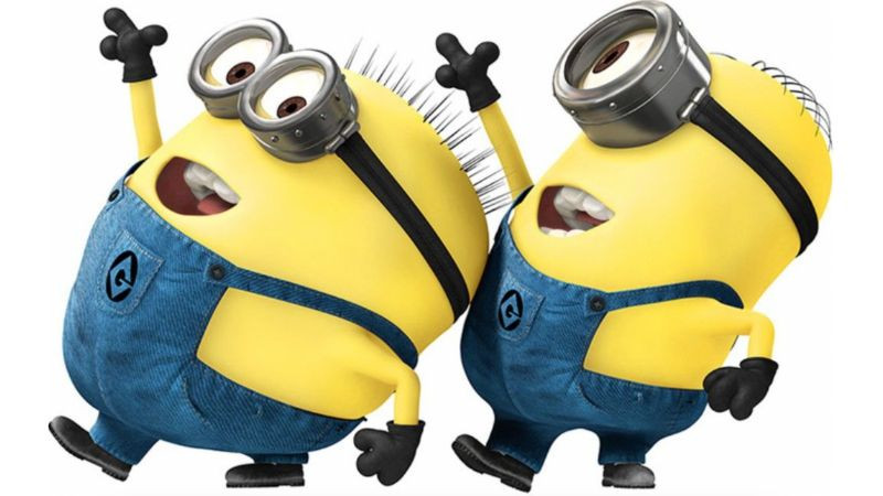 Hình ảnh Minion Mark đang cầm micro hoặc đang biểu diễn ca hát