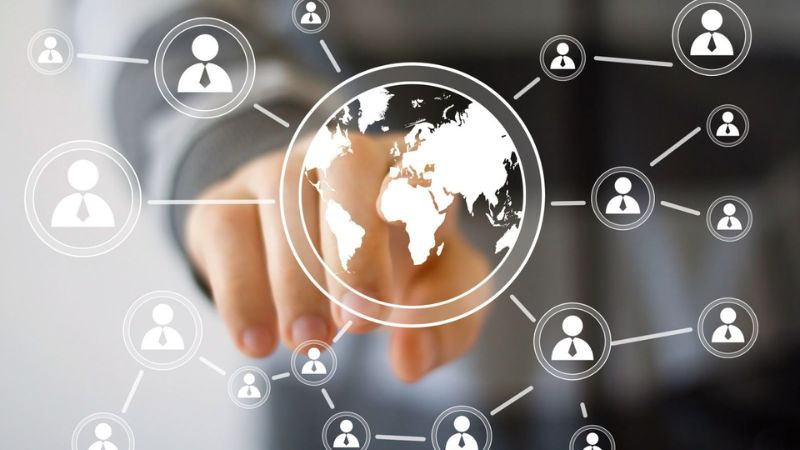 Hình ảnh mô tả tính linh hoạt và khả năng di động khi sử dụng phần mềm Portable