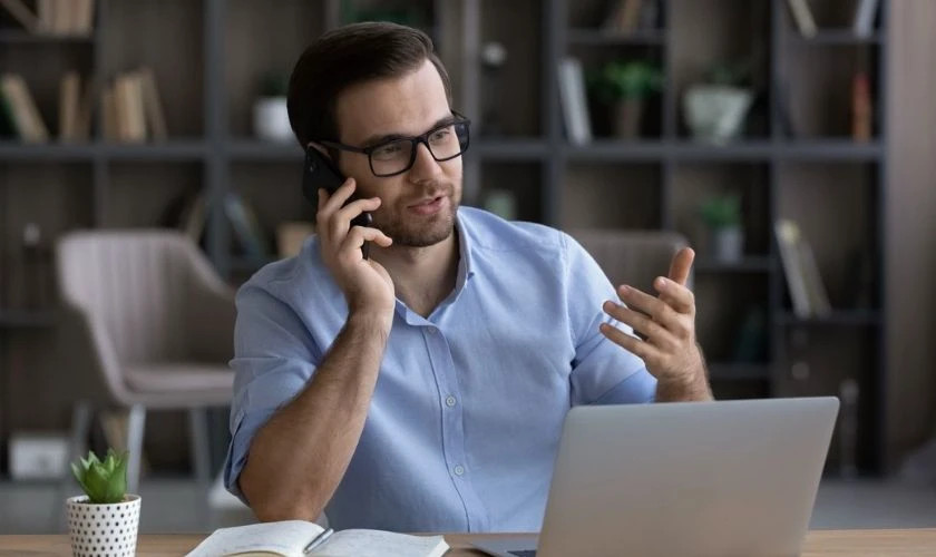 Hình ảnh đẹp mừng ngày Quốc tế Đàn ông 19/11 Hình ảnh người đàn ông miệt mài nghiên cứu