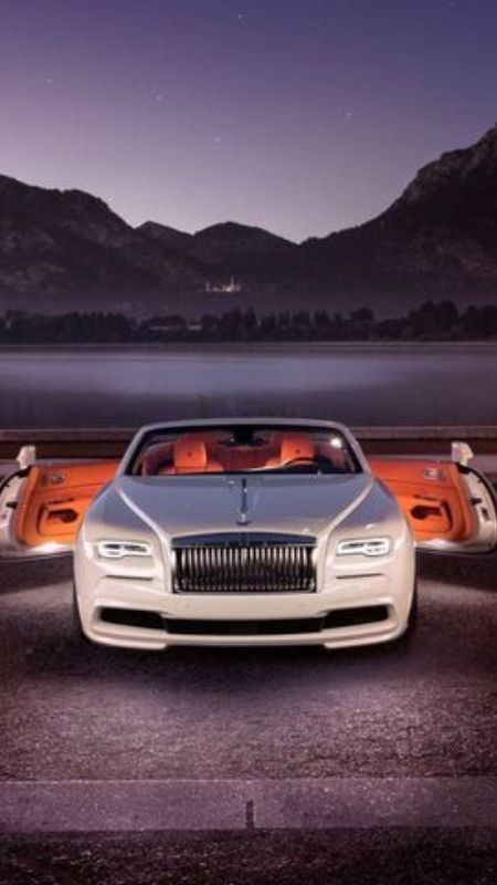 Hình ảnh siêu xe Rolls-Royce Cullinan màu trắng