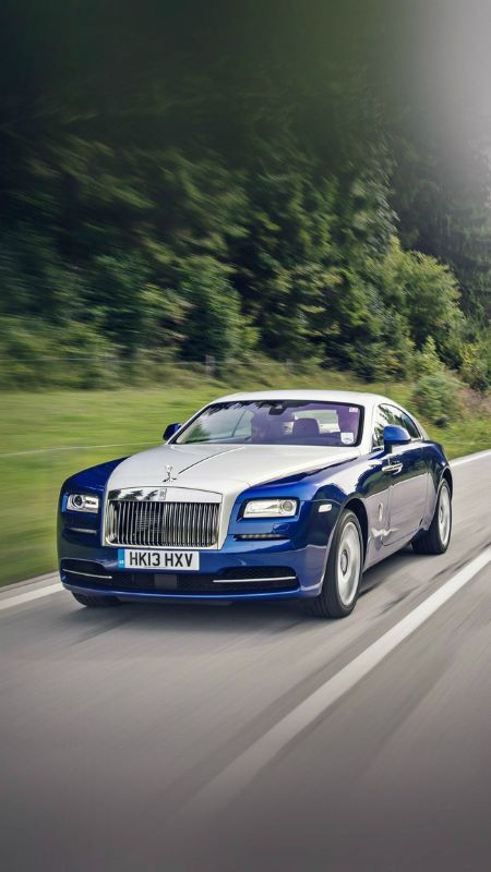 Hình ảnh siêu xe Rolls-Royce Ghost màu đỏ mận sang trọng