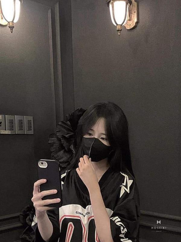 Hình ảnh tạo nên thần thái lạnh lùng và cuốn hút khó cưỡng