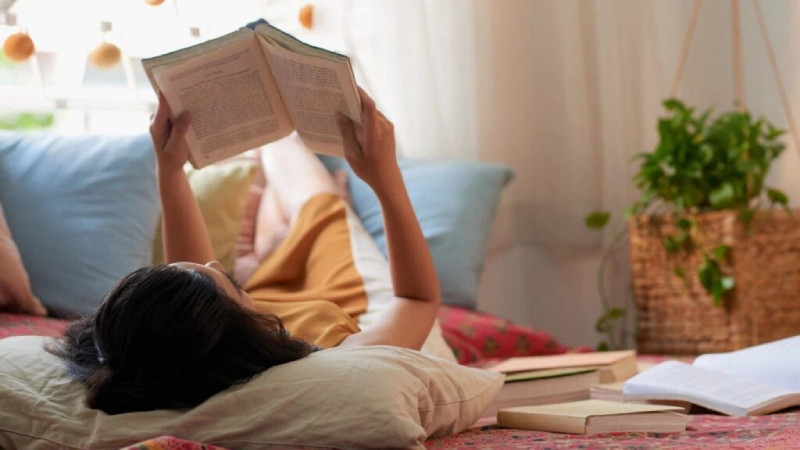 Hình ảnh trừu tượng thể hiện sự kết nối và tính nghệ thuật trong ngôn ngữ viết