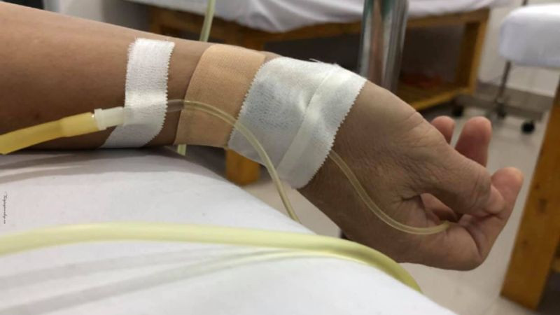 Hình ảnh truyền dịch do lao động quá sức dẫn đến kiệt sức