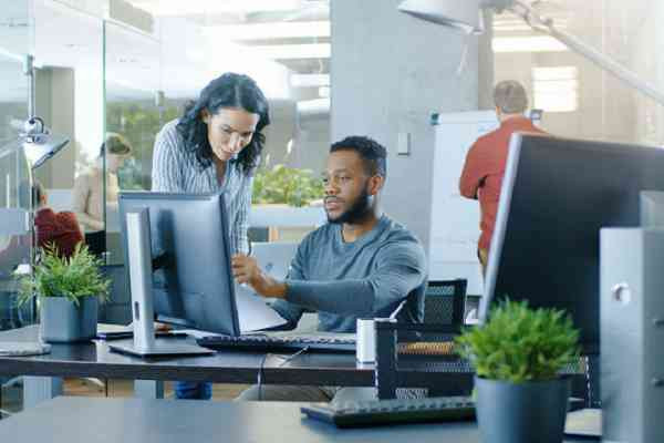 Hình minh họa tầm quan trọng của kỹ năng sống trong cuộc sống và công việc, giúp cá nhân phát triển và thành công.