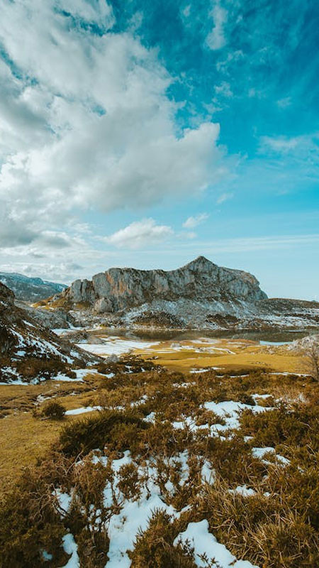 Hình nền 8K đỉnh núi nhìn từ trên cao