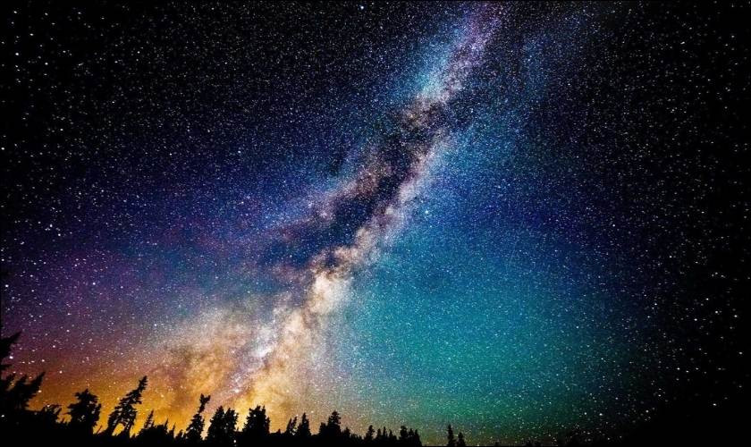 Hình nền dải ngân hà nghệ thuật 4K cho PC