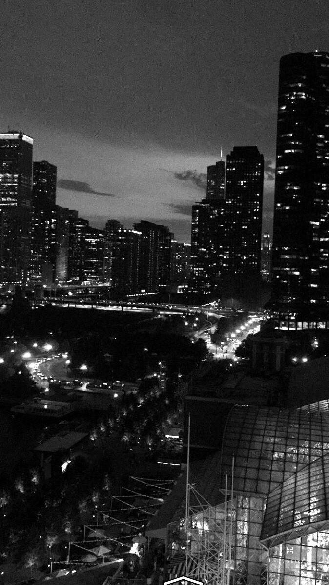 Hình nền đen buồn với hiệu ứng hạt mưa hoặc sương mờ