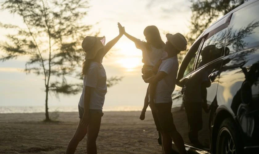 Hình nền mẹ và con gái cùng hiểu ý nhau, gia đình hạnh phúc