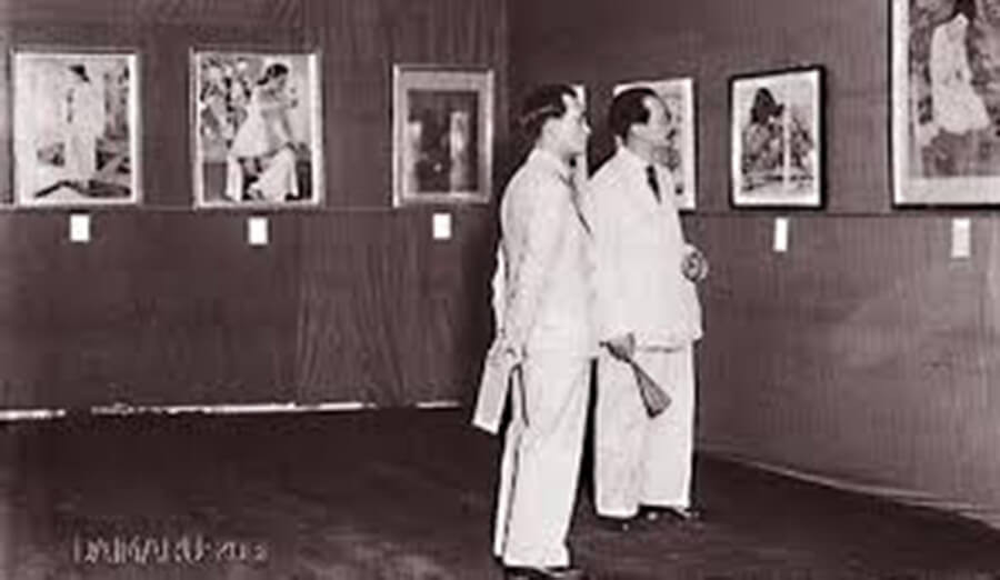 Họa sĩ Nguyễn Nam Sơn chụp ảnh cùng học trò nổi tiếng tại nước ngoài