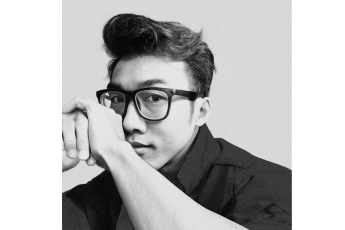 Họa sĩ Nguyễn Thanh Nhàn và một bức họa đặc trưng của anh