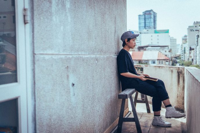 Họa sĩ trẻ nổi tiếng Tamypu đang thực hiện một bức tranh minh họa