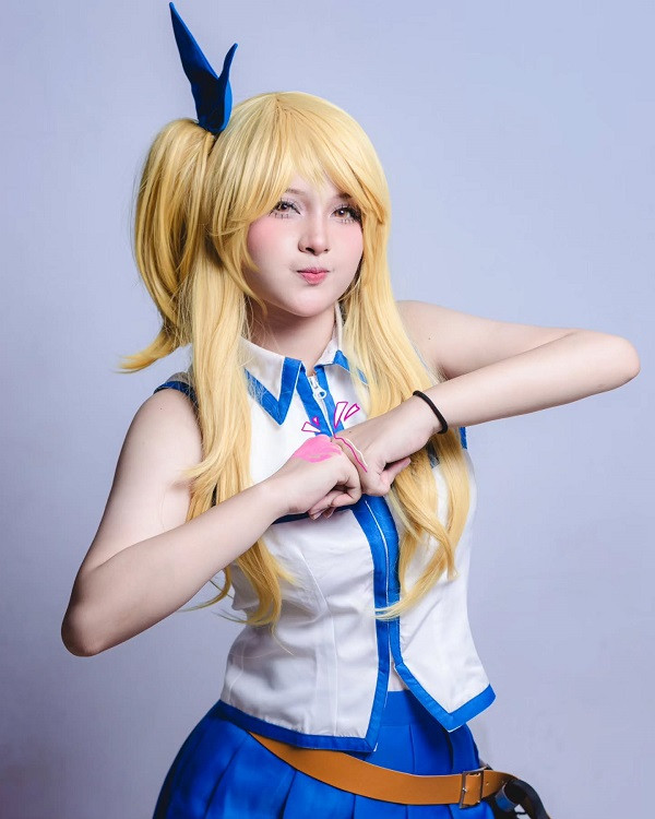 Hóa thân hoàn hảo từ ánh mắt đến biểu cảm khi cosplay Lucy Heartfilia